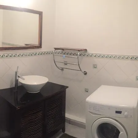 Port Apartment *